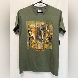NWT Realtree Olive Graphic Men's T- Shirt Small 0108